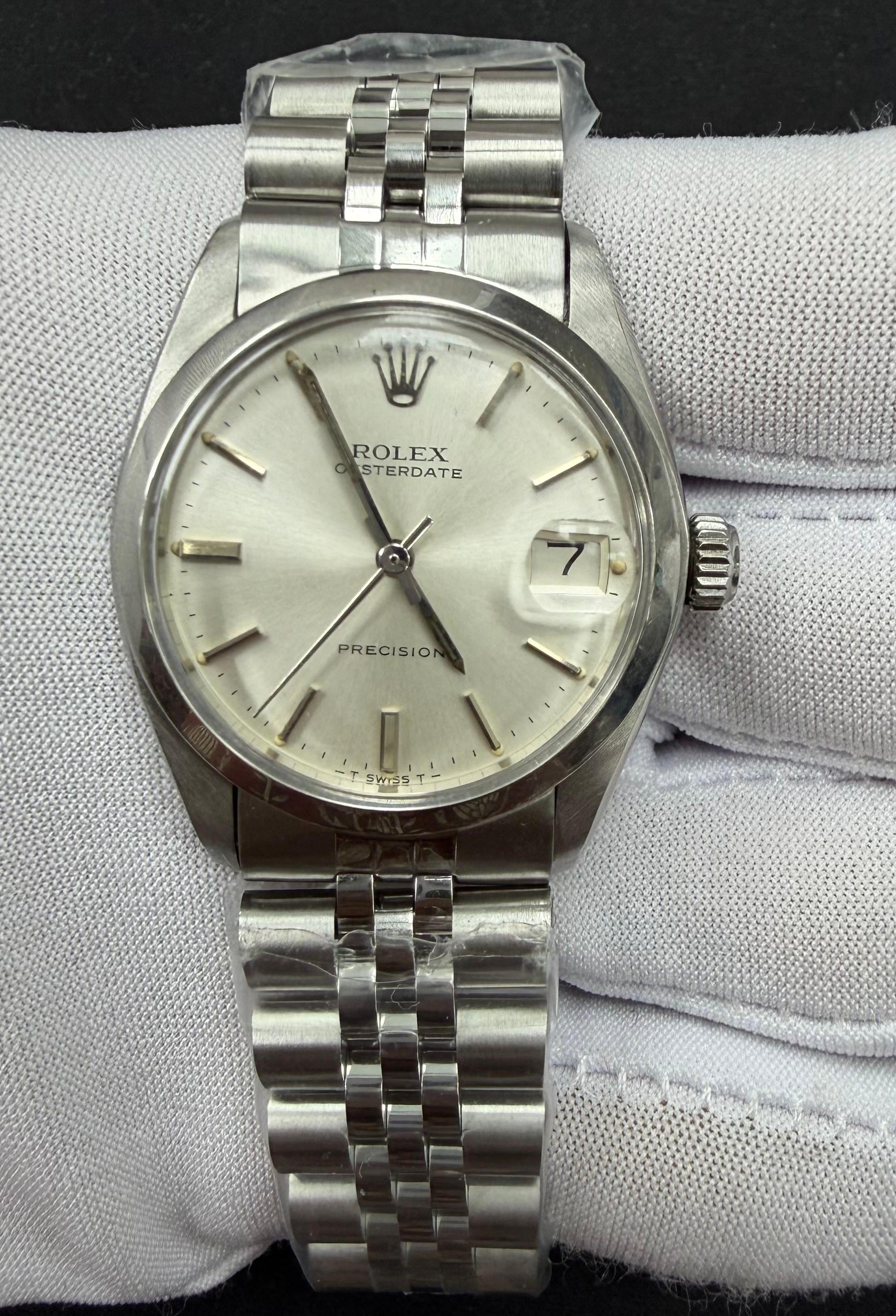 Rolex Oysterdate 34mm Stainless Steel Silver Dial