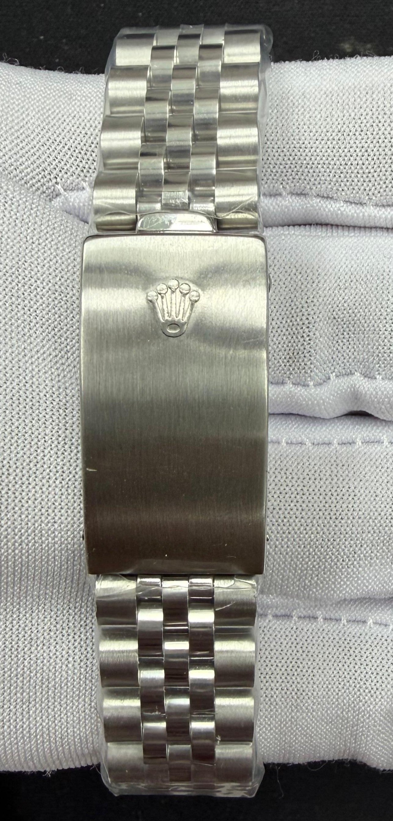 Rolex Oysterdate 34mm Stainless Steel Silver Dial