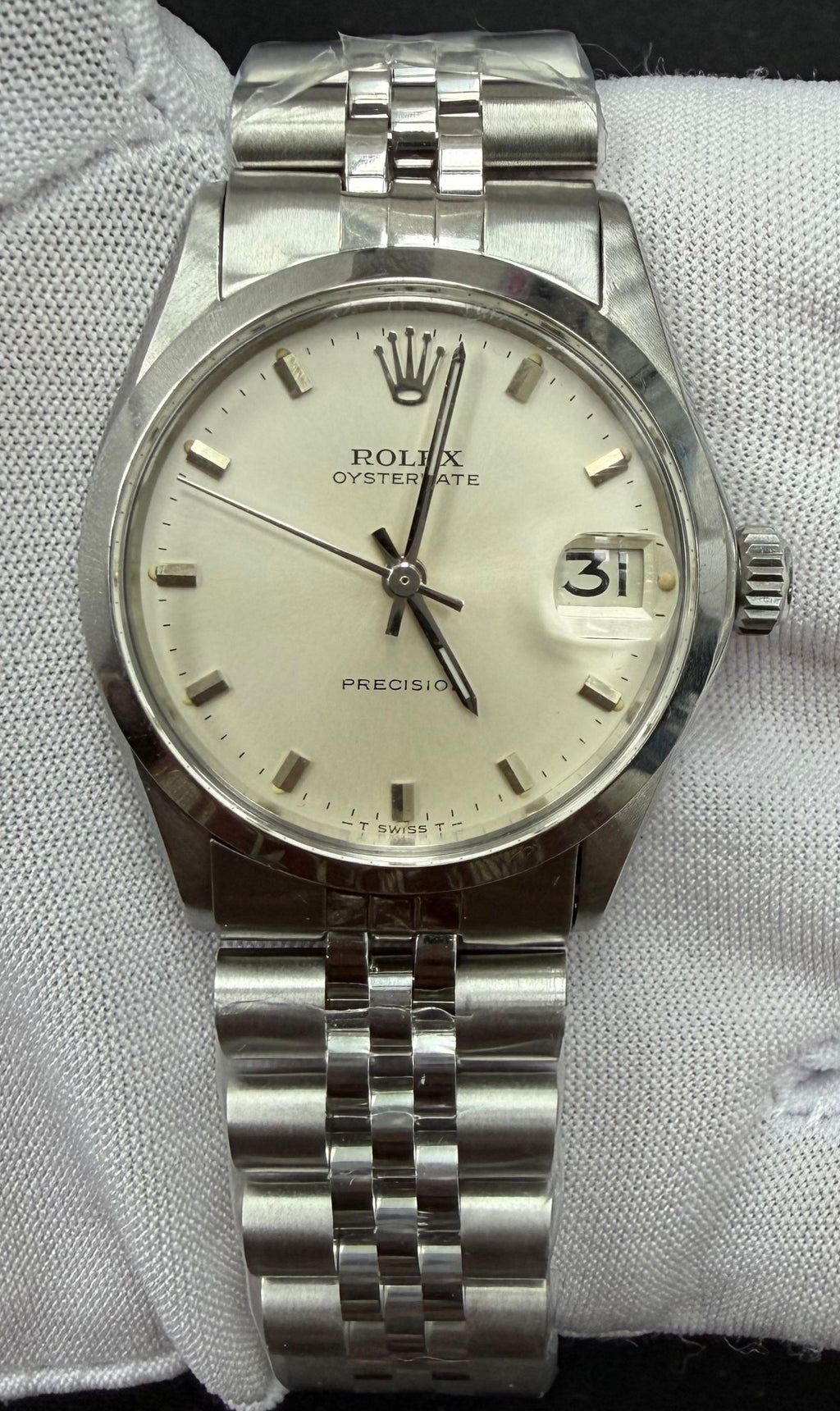 Rolex Oysterdate 34mm Stainless Steel Silver Dial
