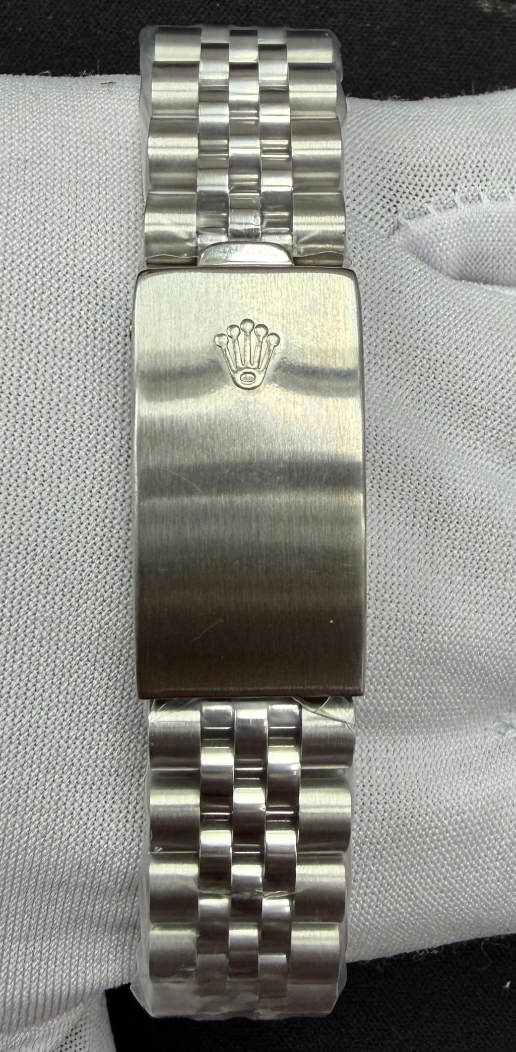 Rolex Oysterdate 34mm Stainless Steel Silver Dial