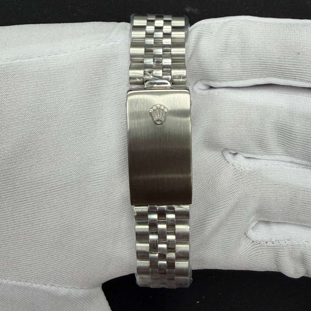 Rolex Oysterdate 34mm Stainless Steel Silver Dial