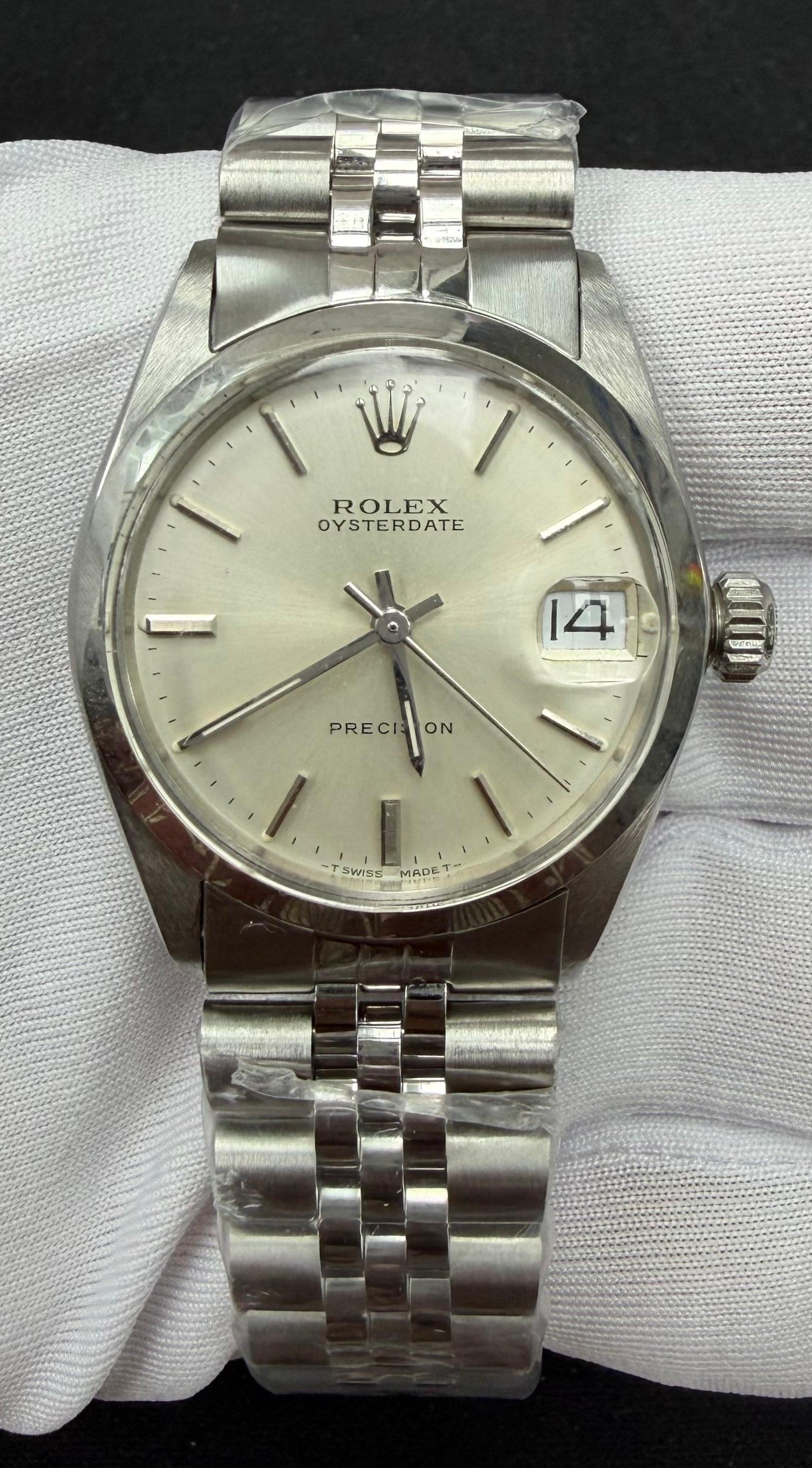 Rolex Oysterdate 34mm Stainless Steel Silver Dial