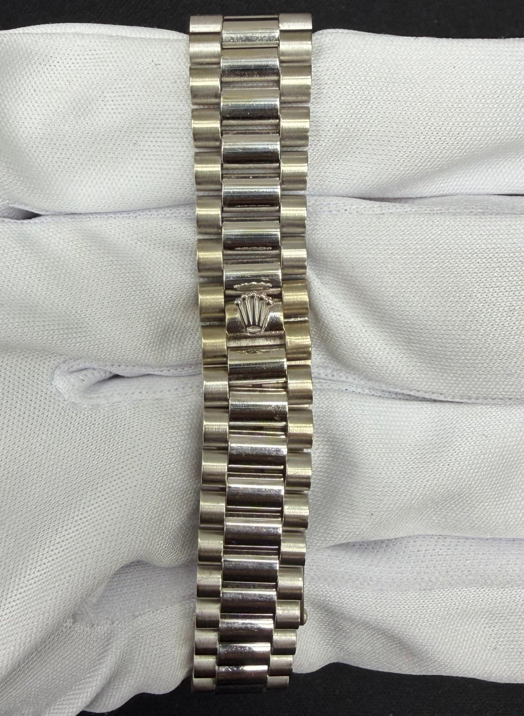 Rolex Datejust 26mm 18K White Gold Silver Diamond Dial Ref. 69139G