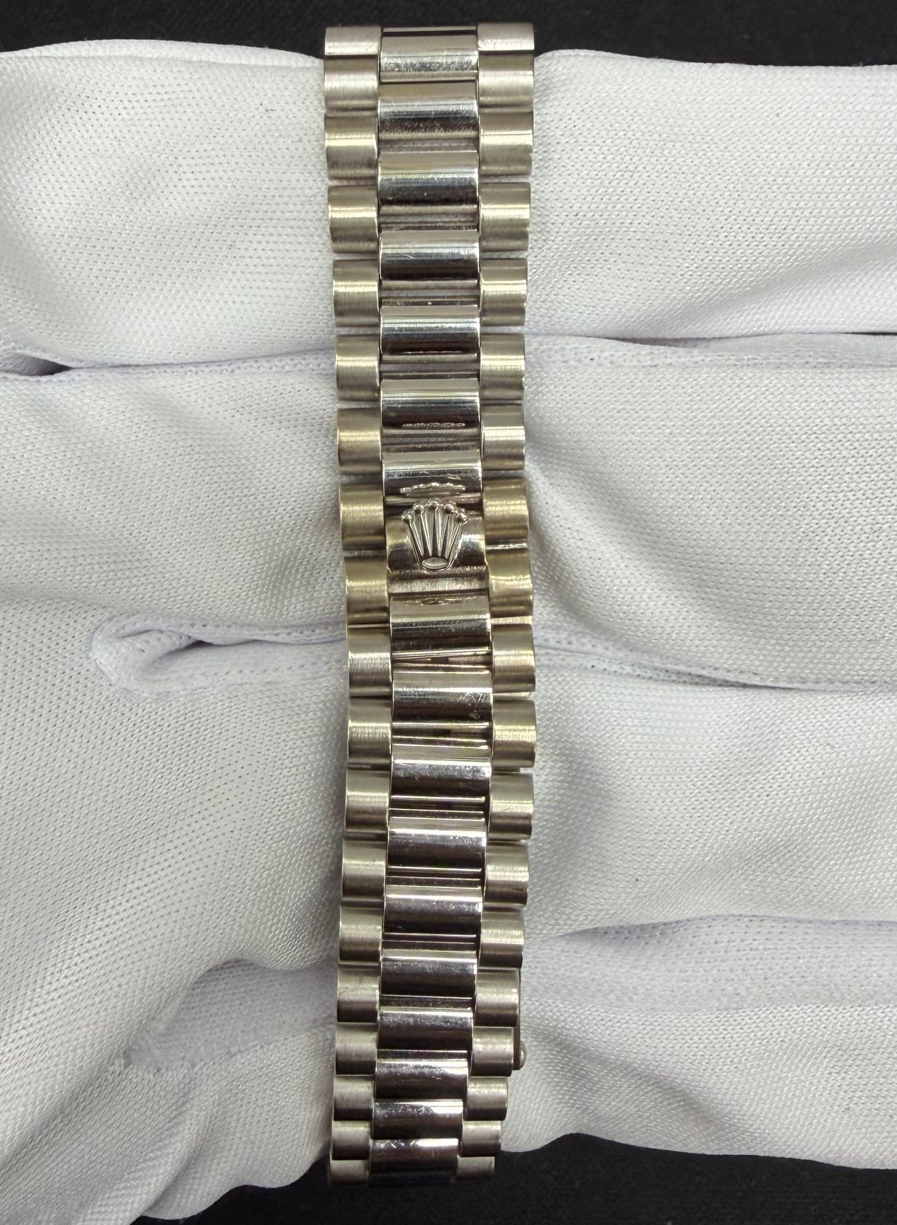 Rolex Datejust 26mm 18K White Gold Silver Diamond Dial Ref. 69139G