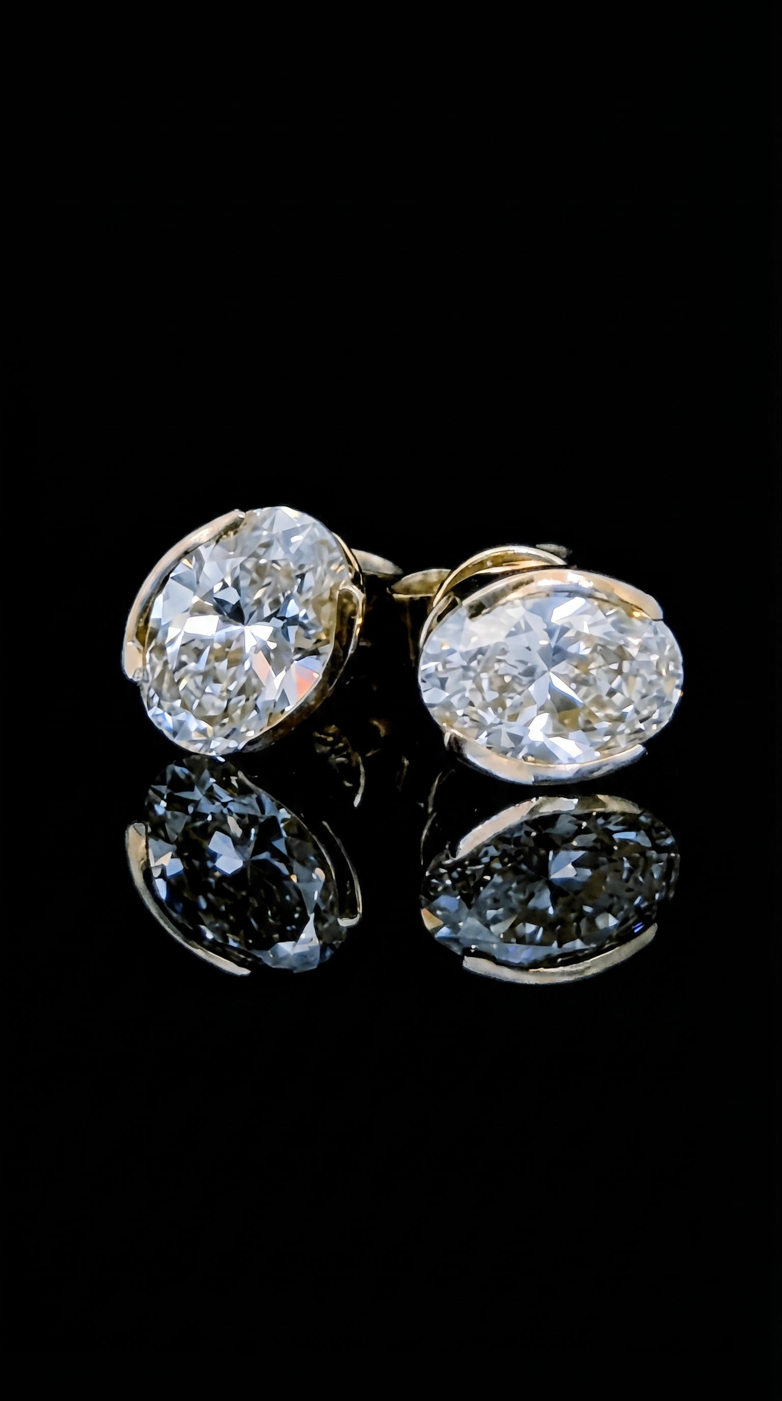 14K Oval Bezel Studs